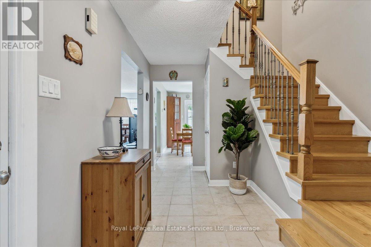 211 Murray Street, Brampton, Ontario  L6X 3L8 - Photo 8 - W12102913