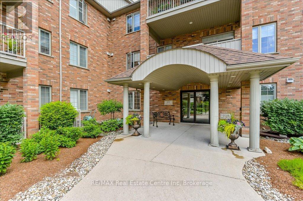 308 - 20 Station Square, Centre Wellington, Ontario  N0B 1S0 - Photo 3 - X12102907