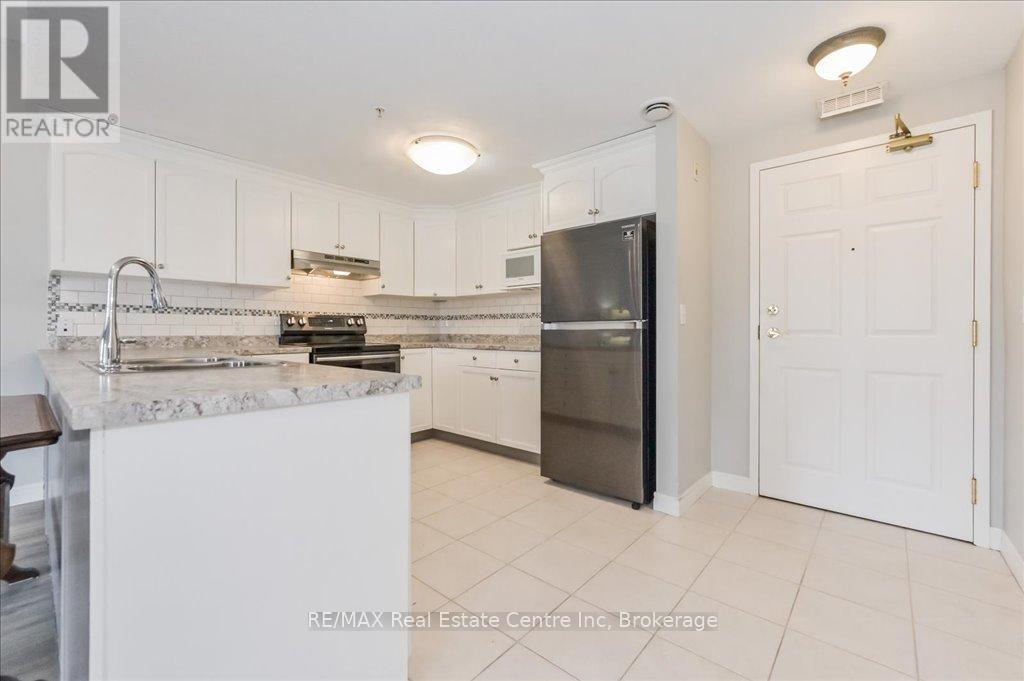 308 - 20 Station Square, Centre Wellington, Ontario  N0B 1S0 - Photo 7 - X12102907