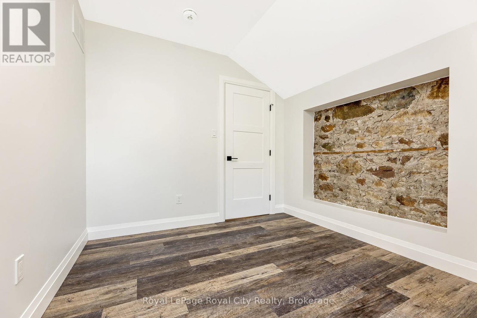 33 Islington Avenue, Guelph, Ontario  N1E 1B2 - Photo 18 - X12102912
