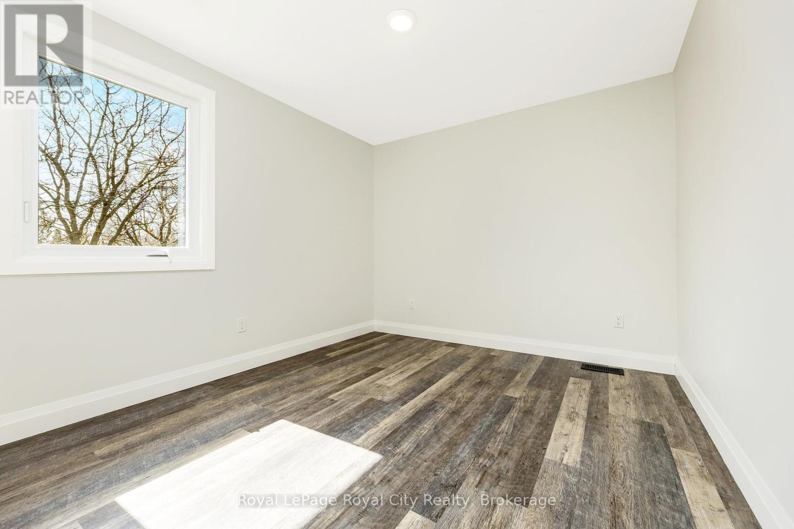33 Islington Avenue, Guelph, Ontario  N1E 1B2 - Photo 35 - X12102912