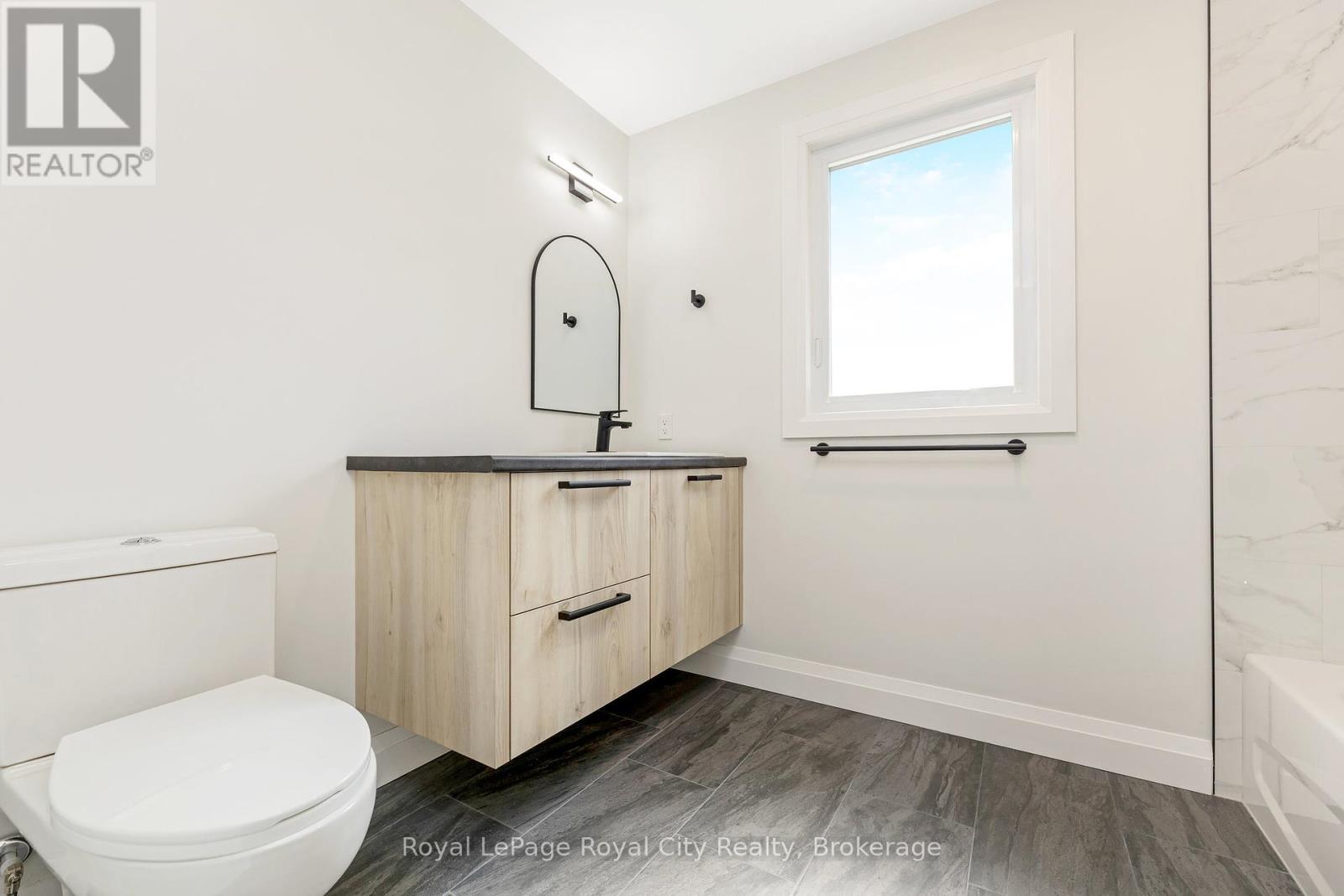 33 Islington Avenue, Guelph, Ontario  N1E 1B2 - Photo 36 - X12102912