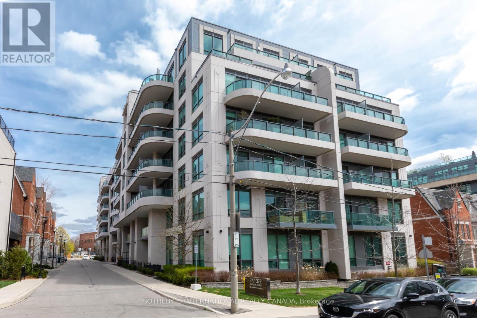 424 - 377 Madison Avenue, Toronto, Ontario  M4V 2W7 - Photo 1 - C12102902