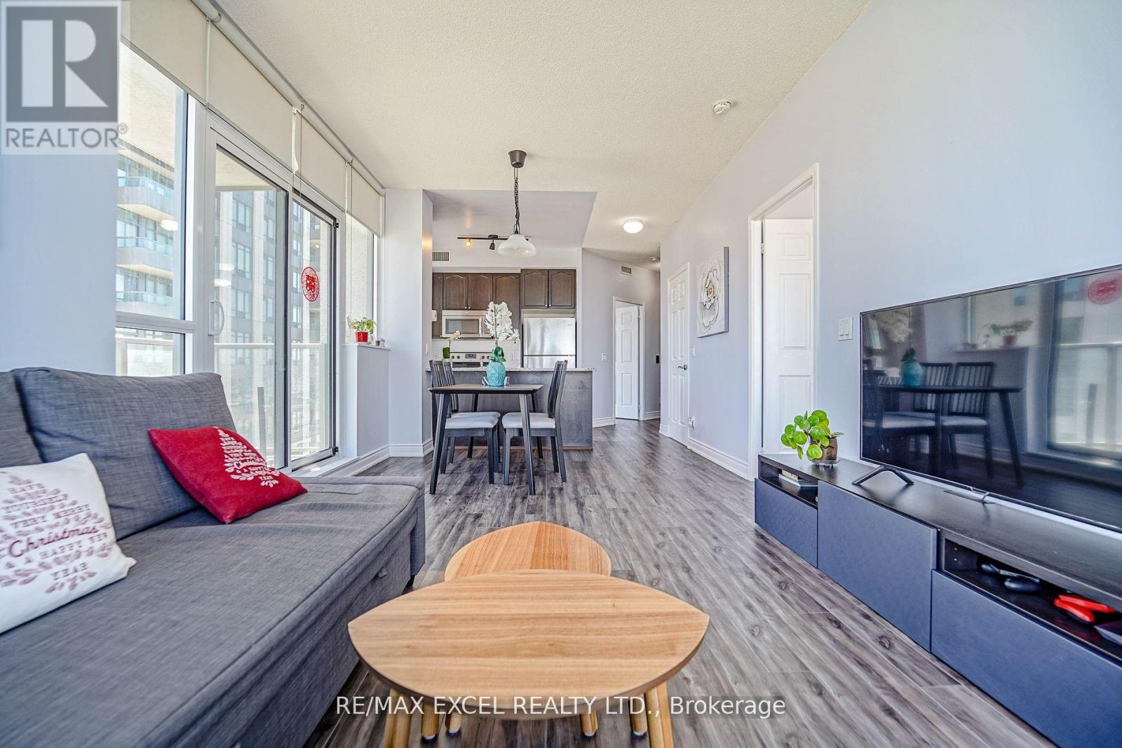 1905 - 339 Rathburn Road W, Mississauga, Ontario  L5B 0K8 - Photo 11 - W12102890