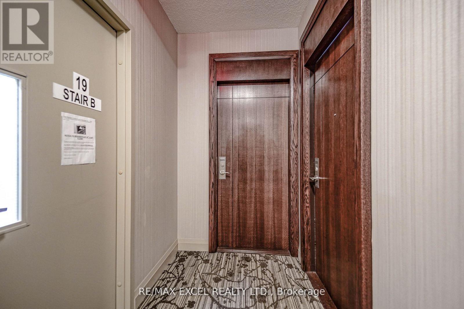 1905 - 339 Rathburn Road W, Mississauga, Ontario  L5B 0K8 - Photo 34 - W12102890