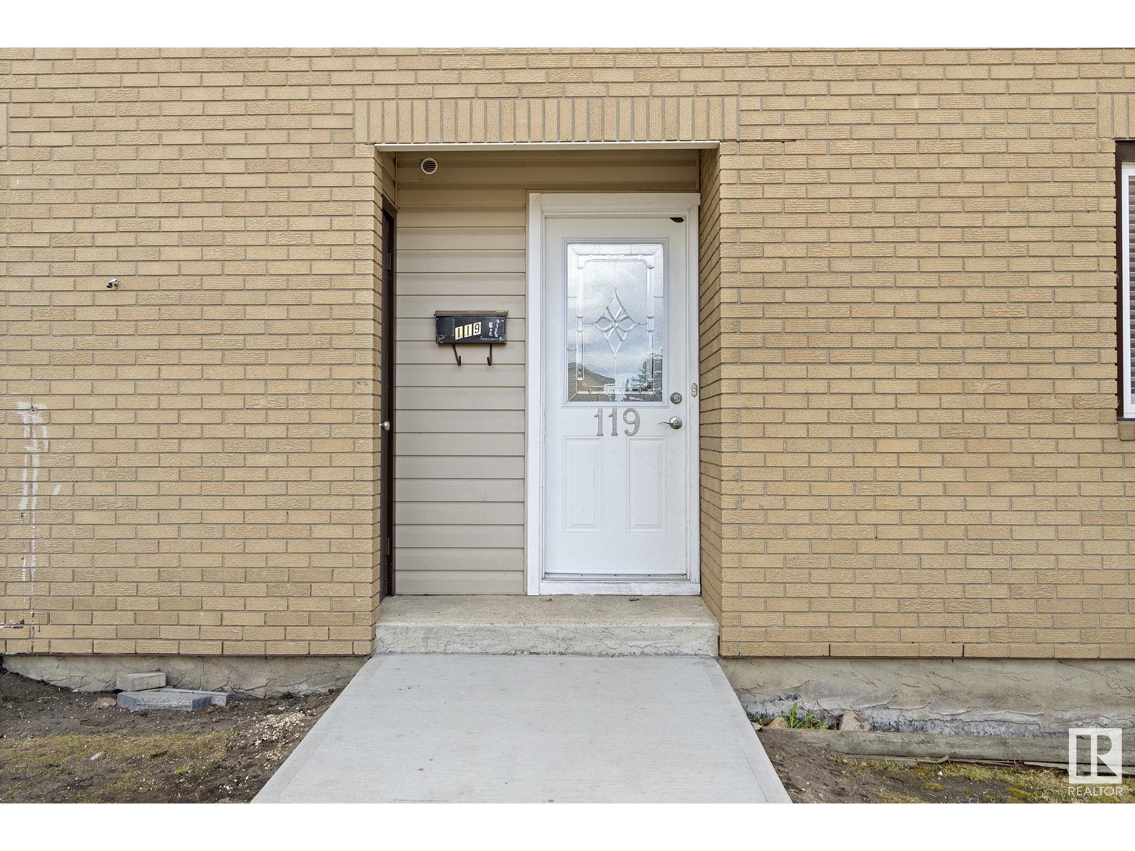Property at 119 GRANDIN VILLAGE image 4
