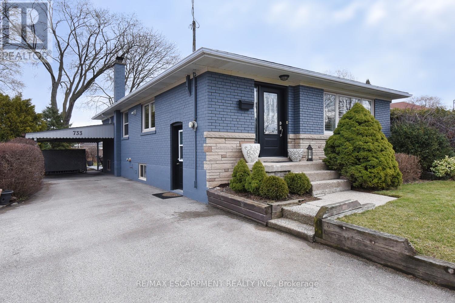 733 Ashley Avenue, Burlington, Ontario  L7R 2Z4 - Photo 3 - W12045217