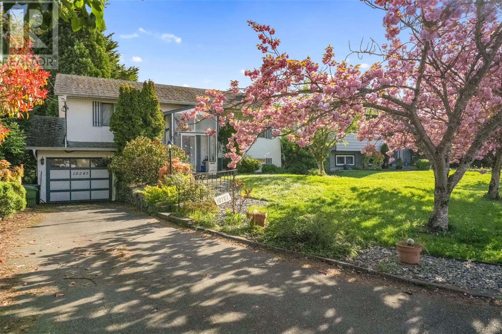 Property at 10287 Godfrey Pl image 3