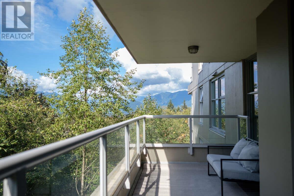 403 9232 University Crescent, Burnaby, British Columbia  V5A 0A3 - Photo 8 - R2993881