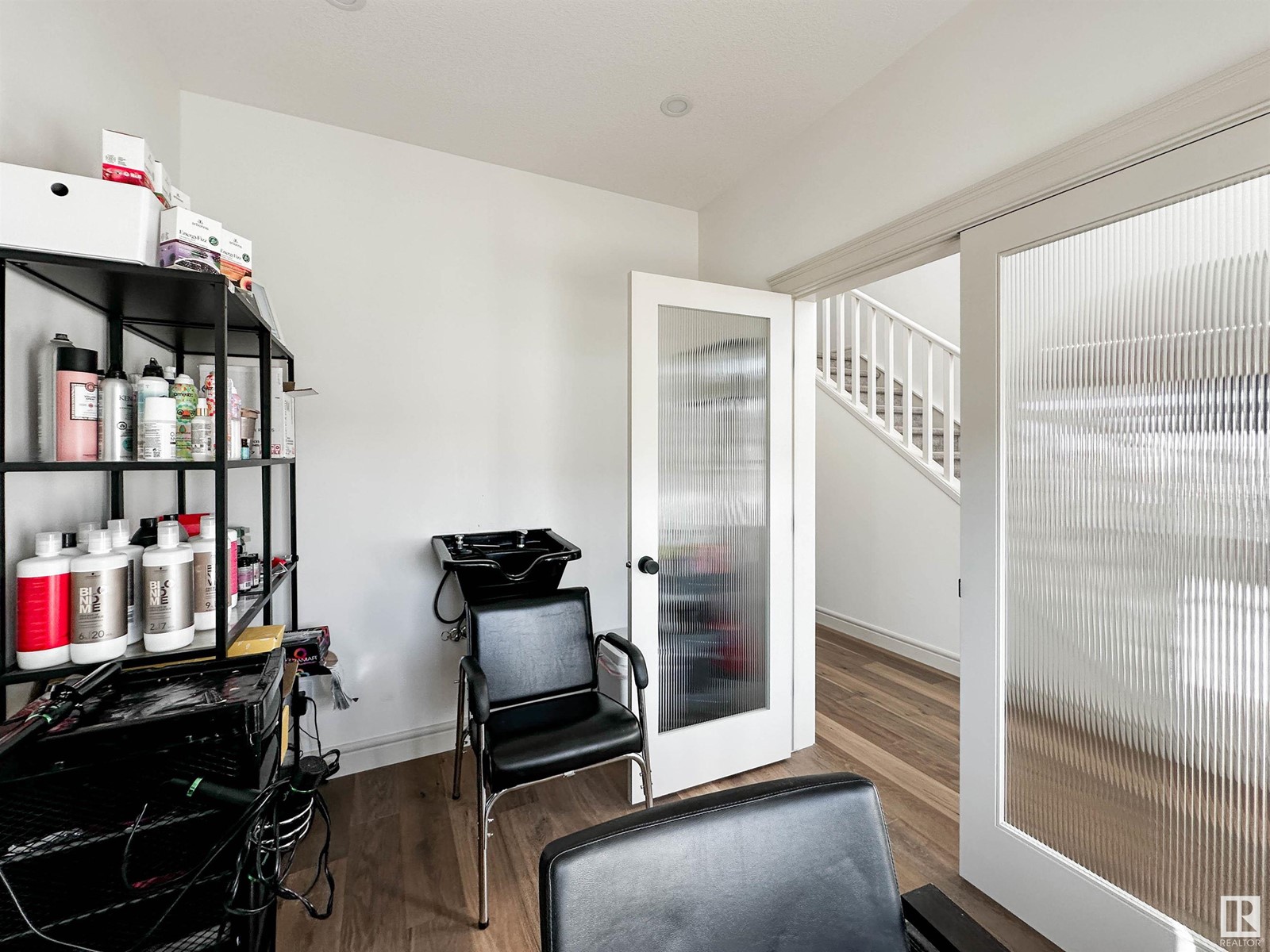 Property at 1 JANE PT image 2