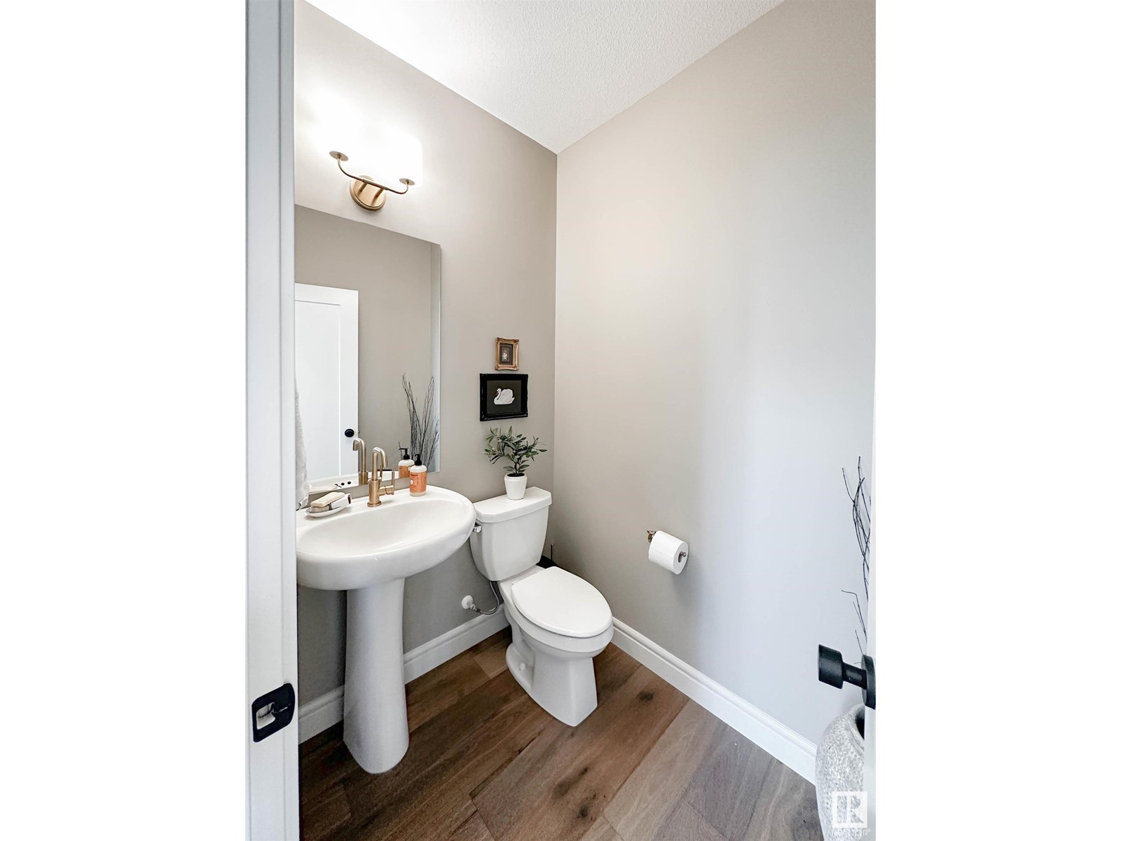 Property at 1 JANE PT image 5