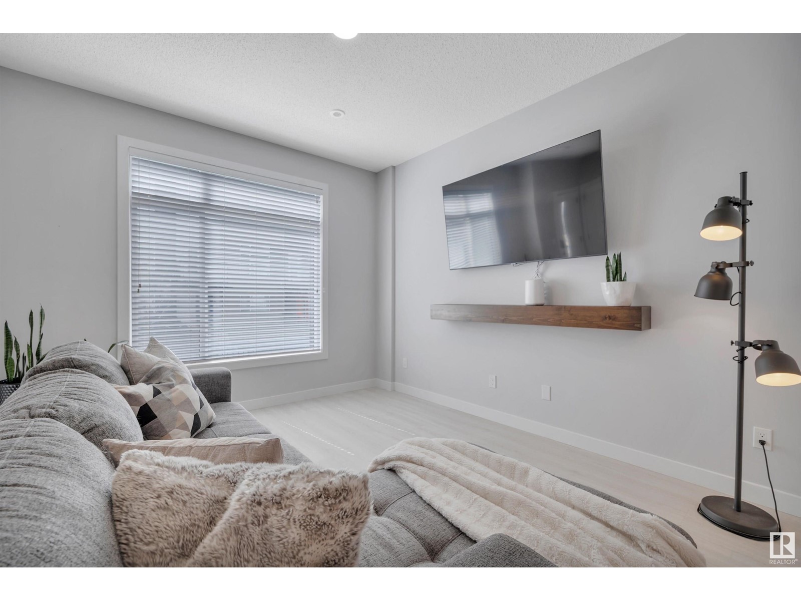 Property at #84 804 WELSH DR SW image 4