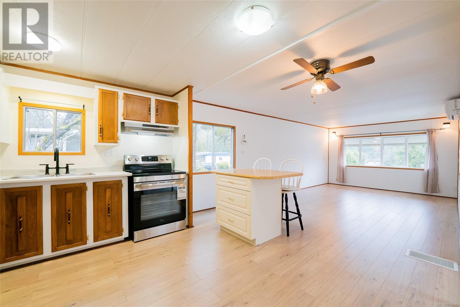 Property at 58 Honey Dr image 4