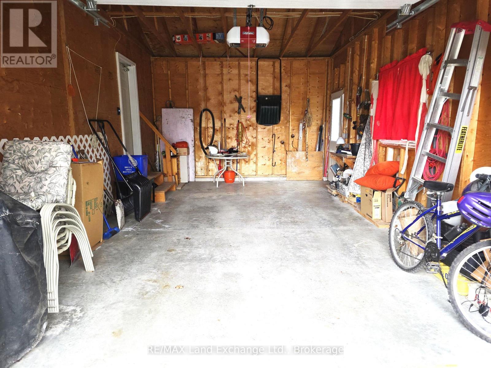 29 Memorial Park Drive, Kincardine, Ontario N0G 2T0 - Photo 14 - X12087545