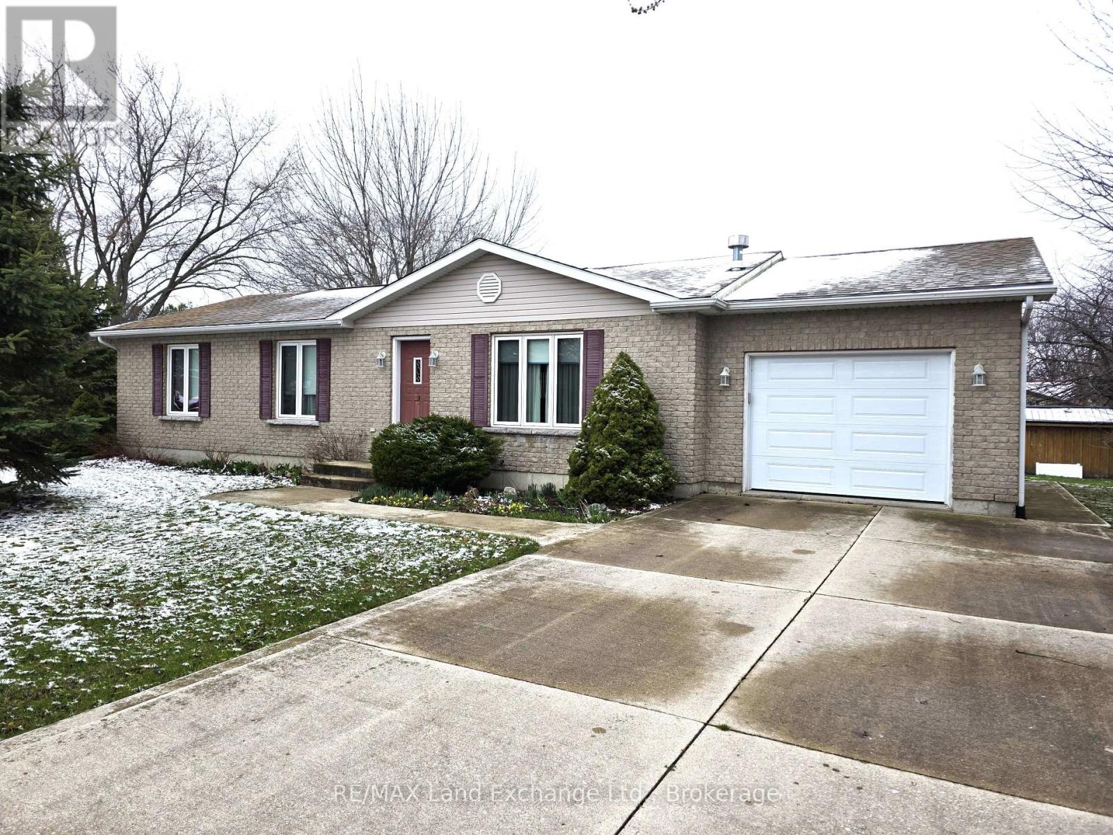Property at 29 MEMORIAL PARK DRIVE image 4