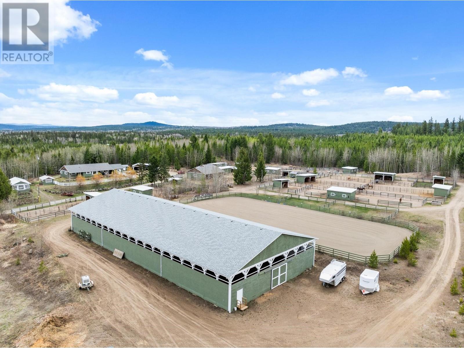 6594 FOOTHILLS ROAD, 100 Mile House, British Columbia