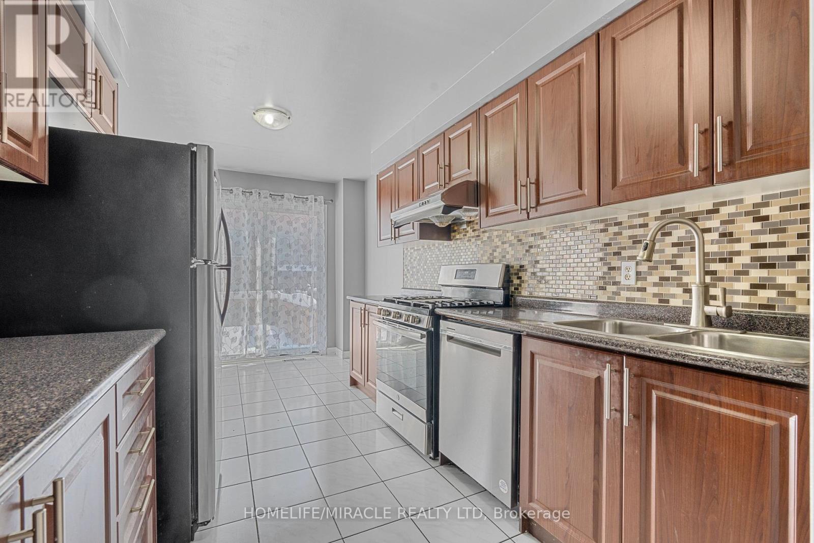 1945 Pine Grove Avenue, Pickering, Ontario  L1V 6R4 - Photo 11 - E12023763