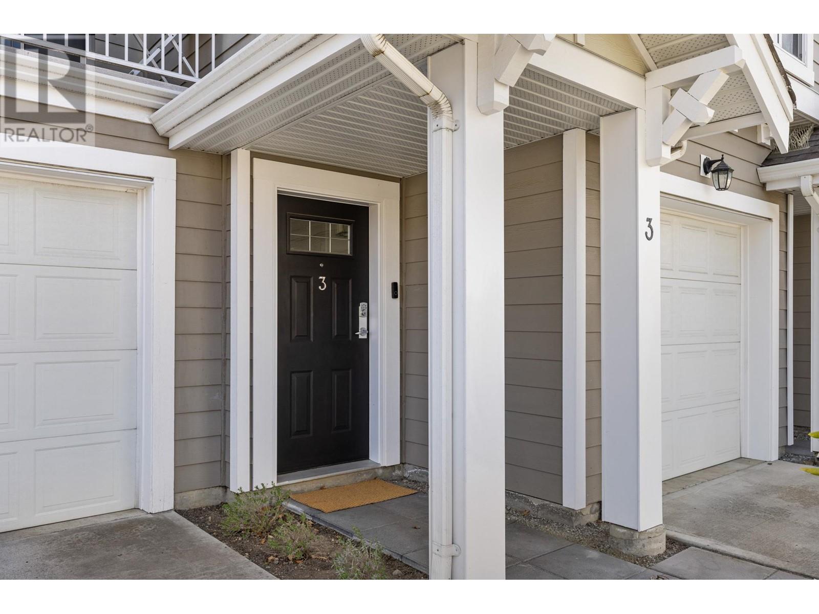 Property at 1853 Parkview Crescent Unit# 3 image 2