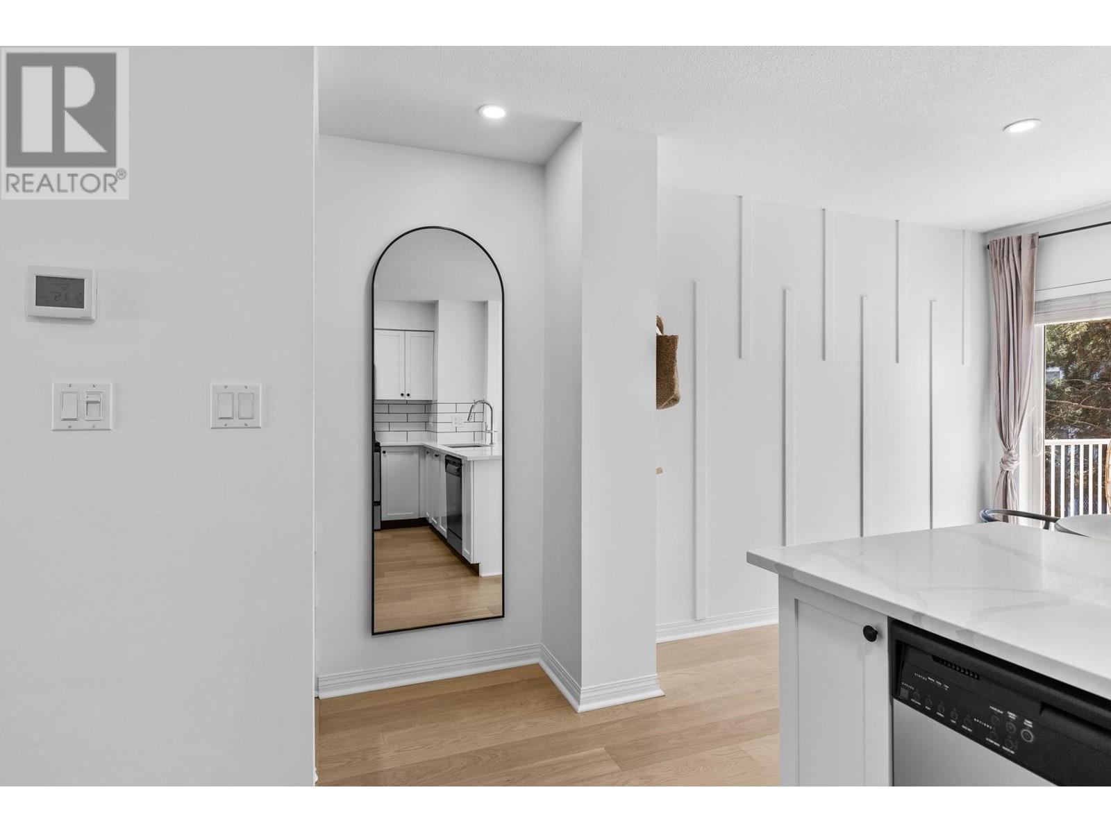 Property at 1853 Parkview Crescent Unit# 3 image 5