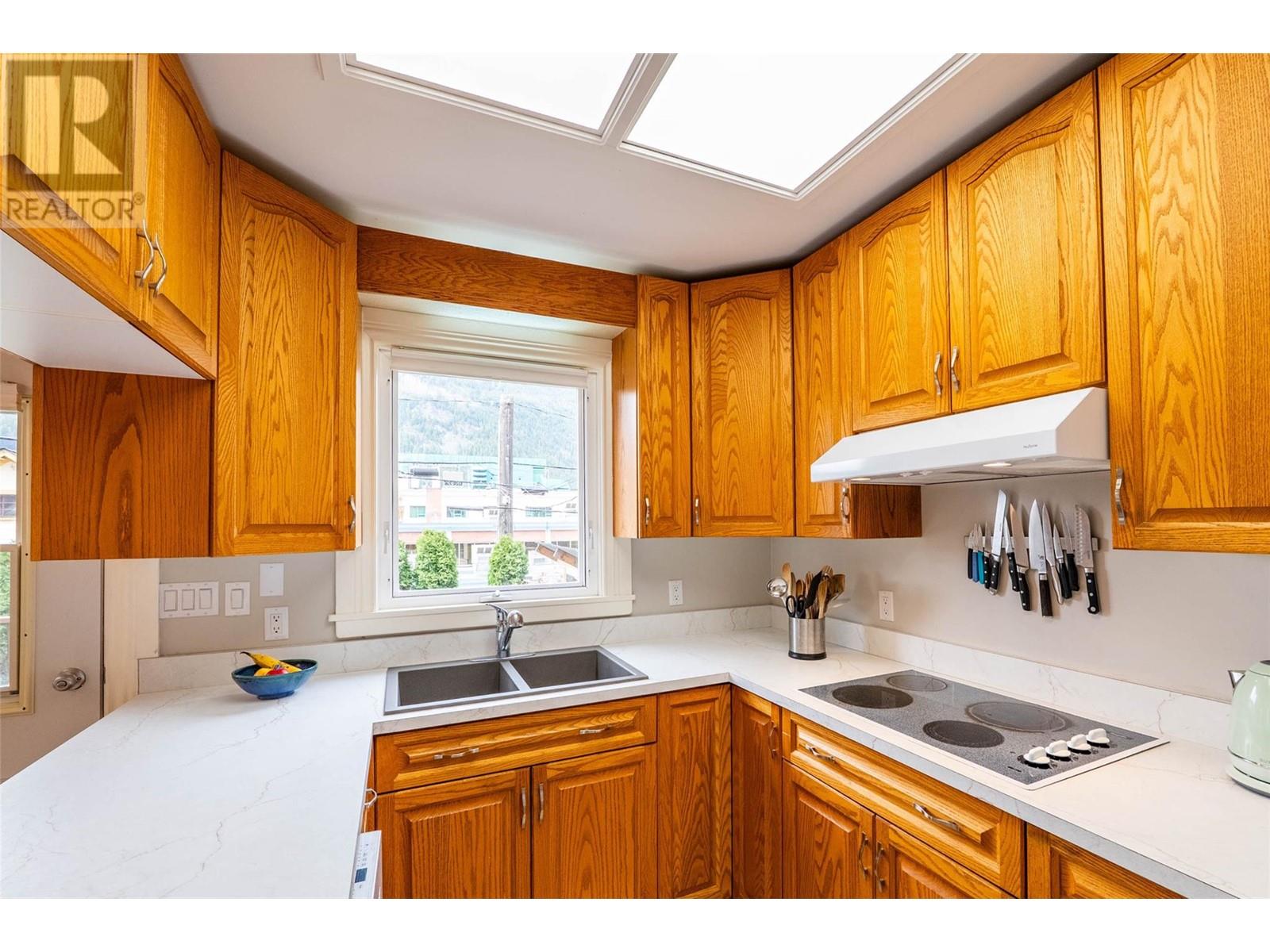 315 SILICA Street, Nelson, BC V1L4M4