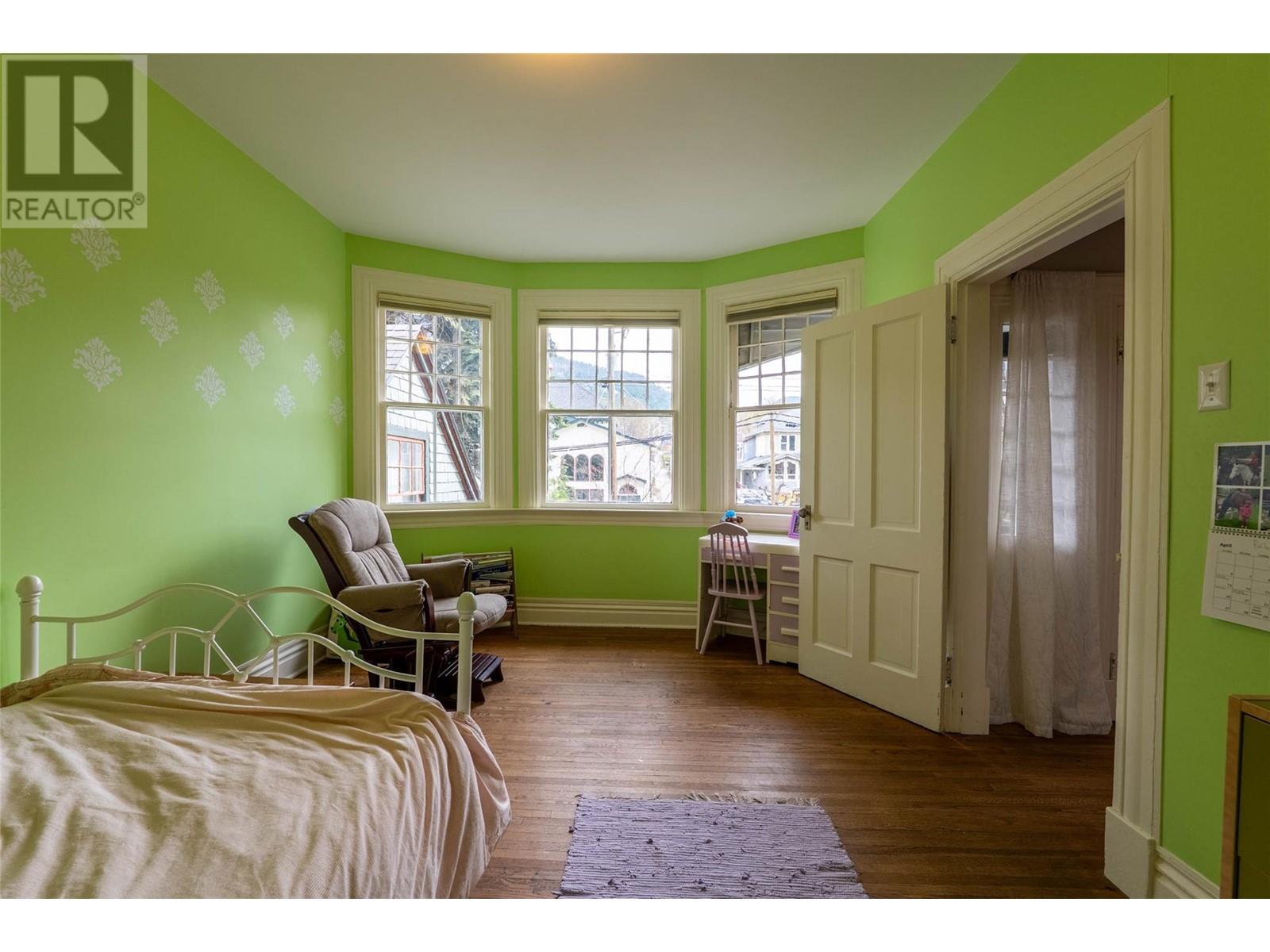 Property at 315 SILICA Street image 1