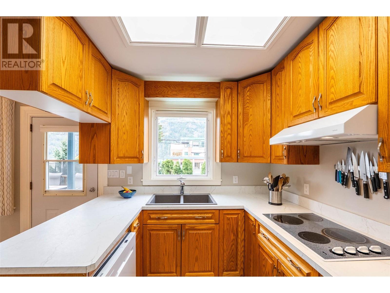 315 SILICA Street, Nelson, BC V1L4M4