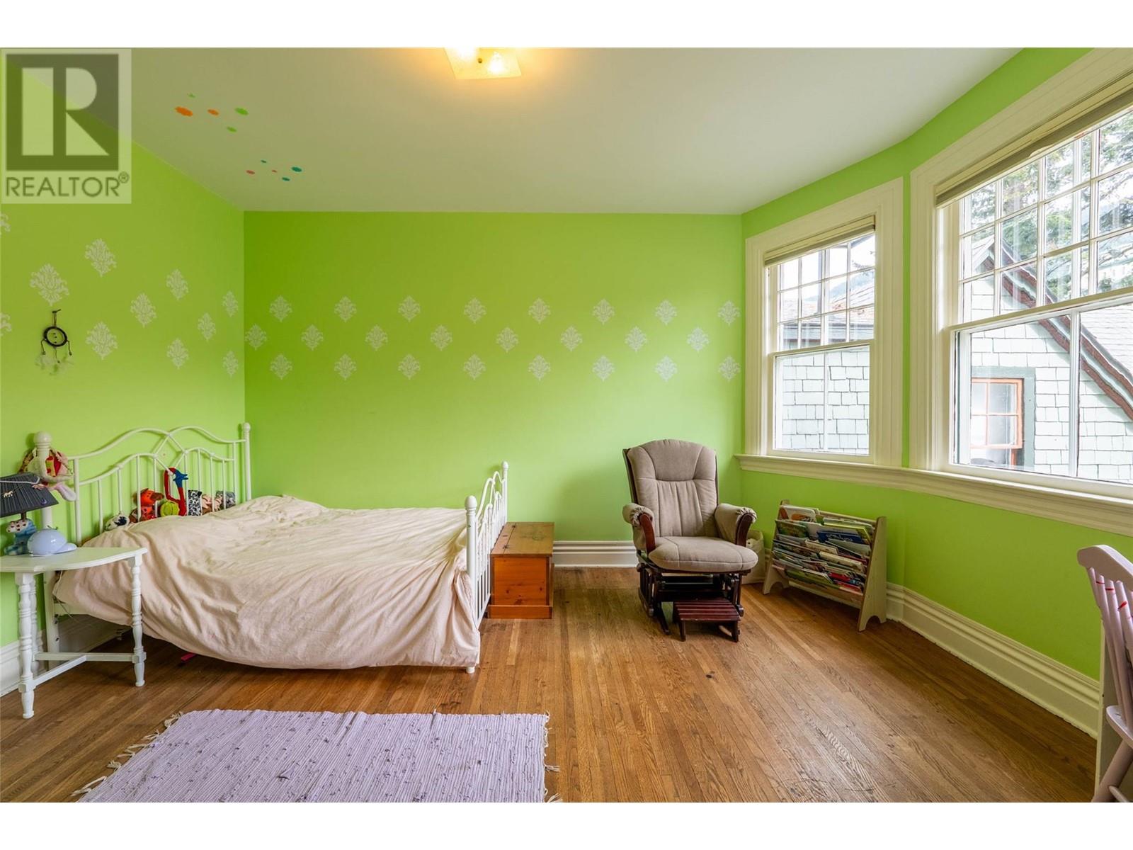 Property at 315 SILICA Street image 2