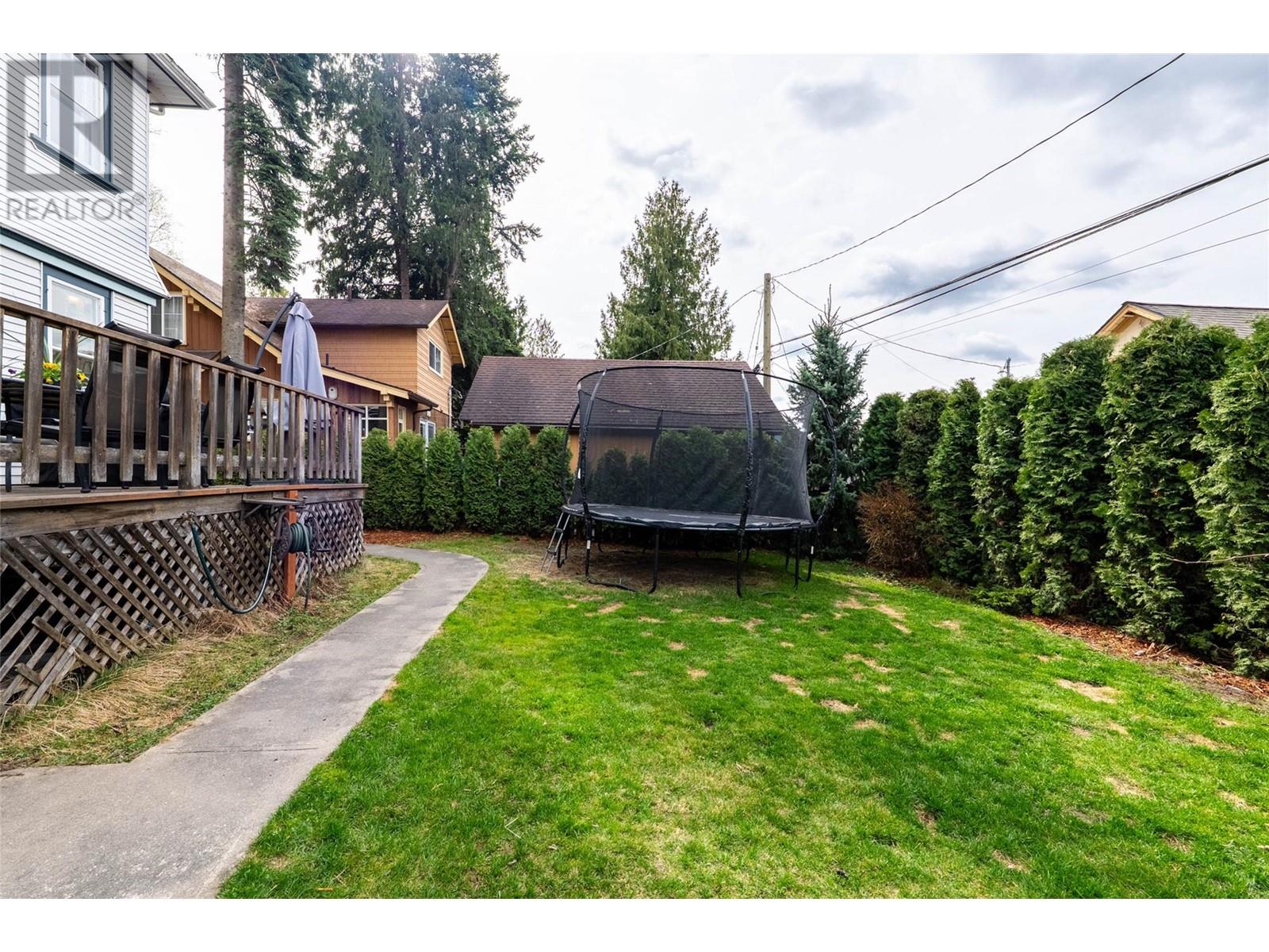 315 SILICA Street, Nelson, BC V1L4M4