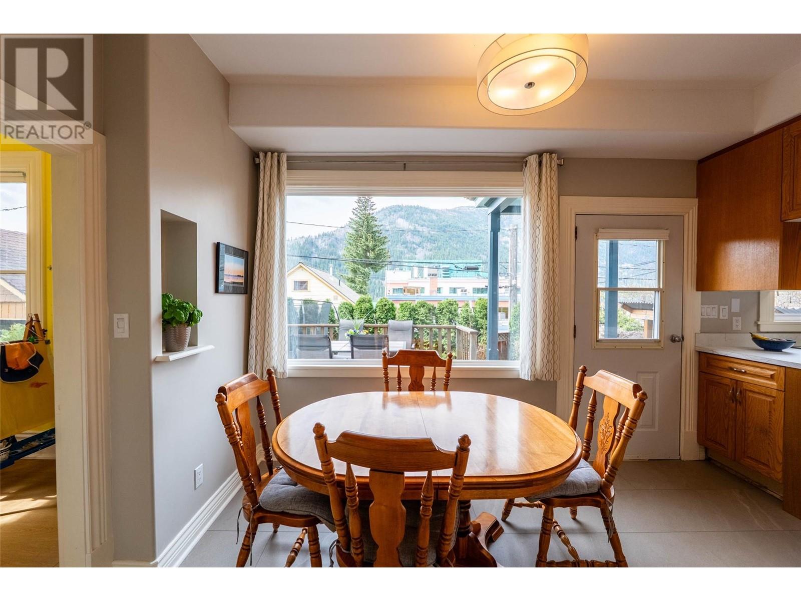 315 SILICA Street, Nelson, BC V1L4M4
