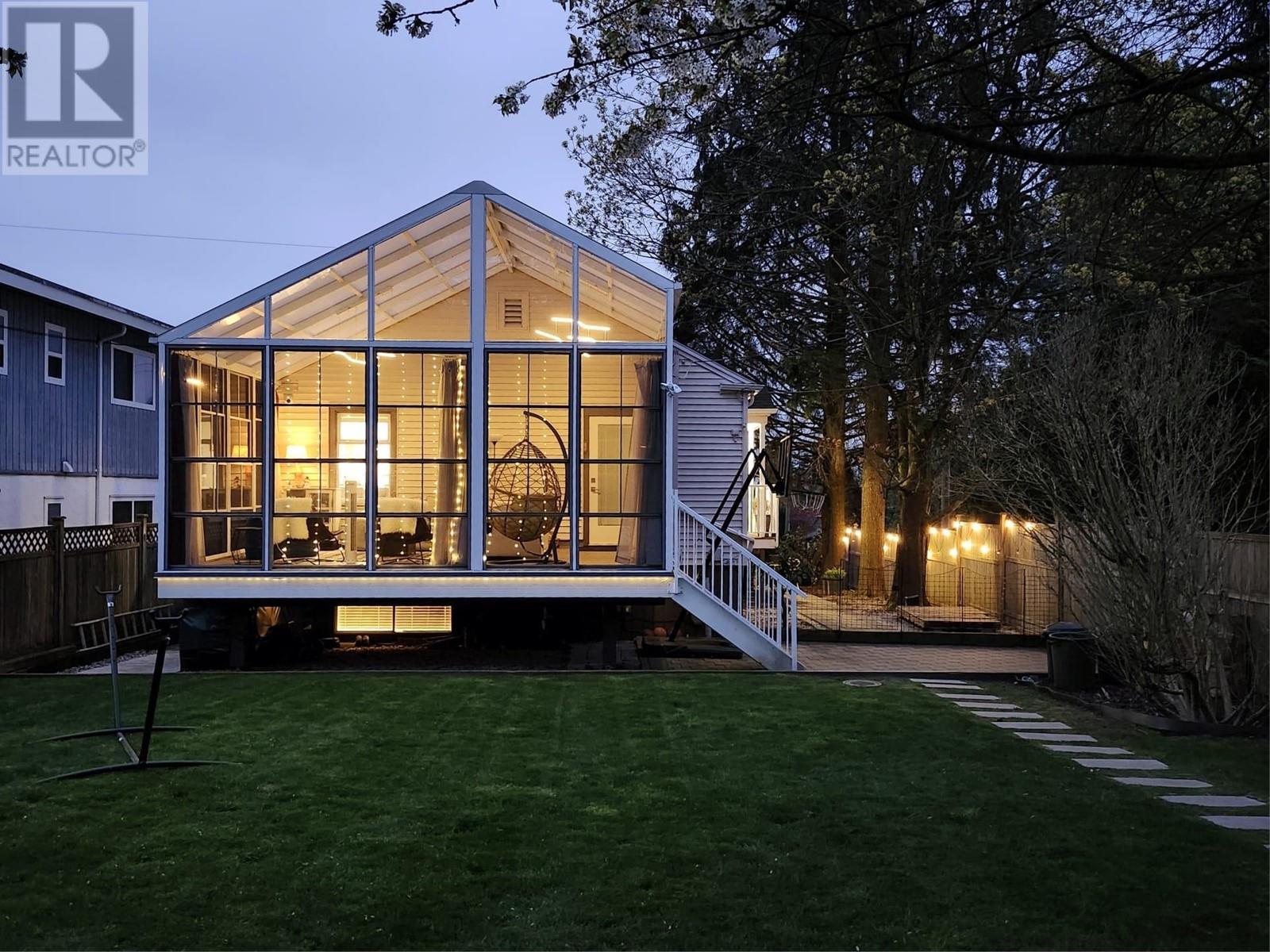 344 W 23RD STREET, North Vancouver, British Columbia