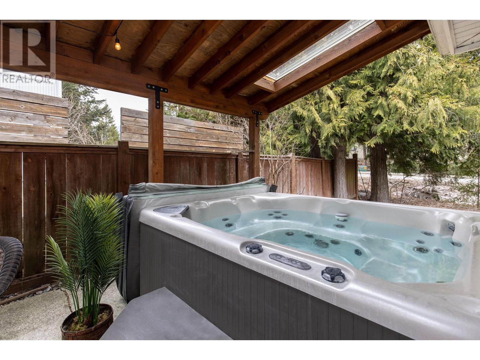 7443 Dogwood Street, Pemberton, British Columbia  V0N 2L0 - Photo 16 - R2994277