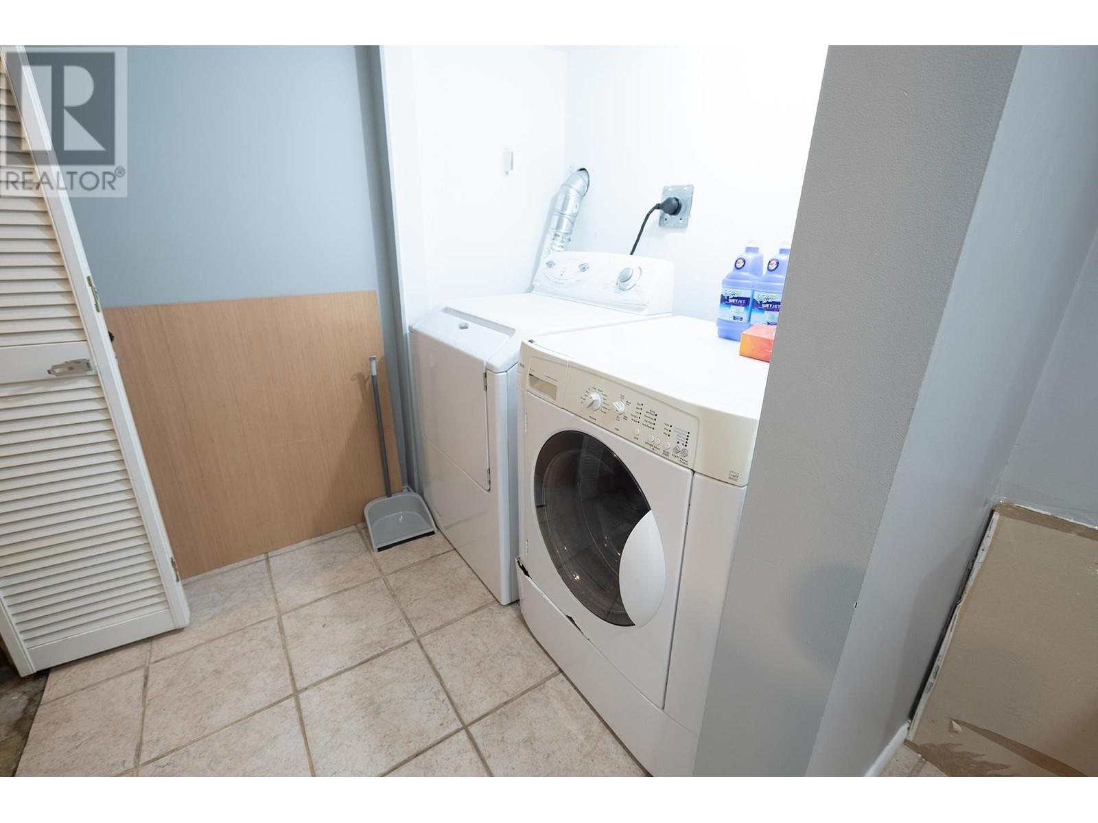 Basement 153x W 64th Avenue, Vancouver, British Columbia  V6P 2N8 - Photo 4 - R2994251