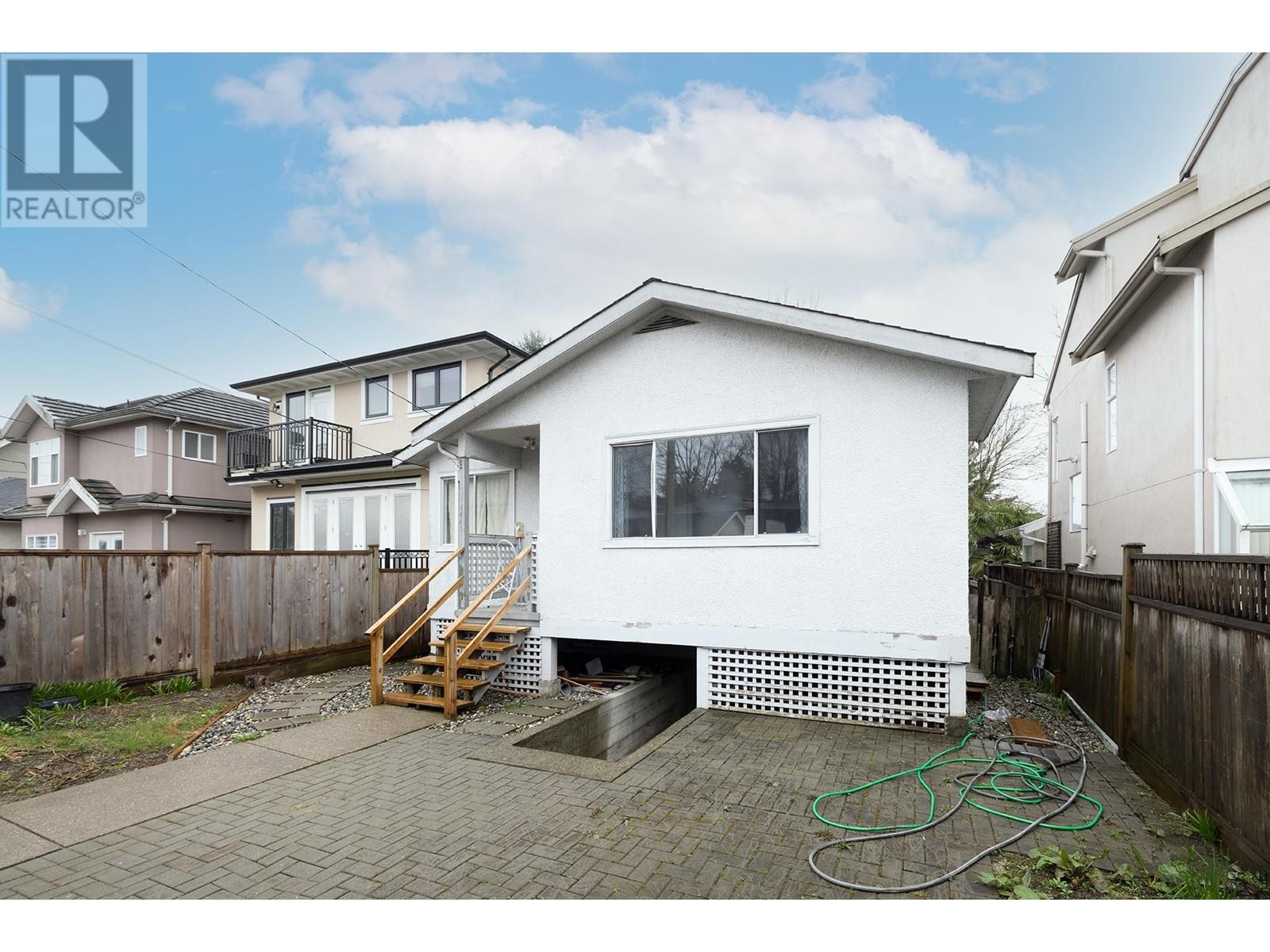 Basement 153x W 64th Avenue, Vancouver, British Columbia  V6P 2N8 - Photo 7 - R2994251