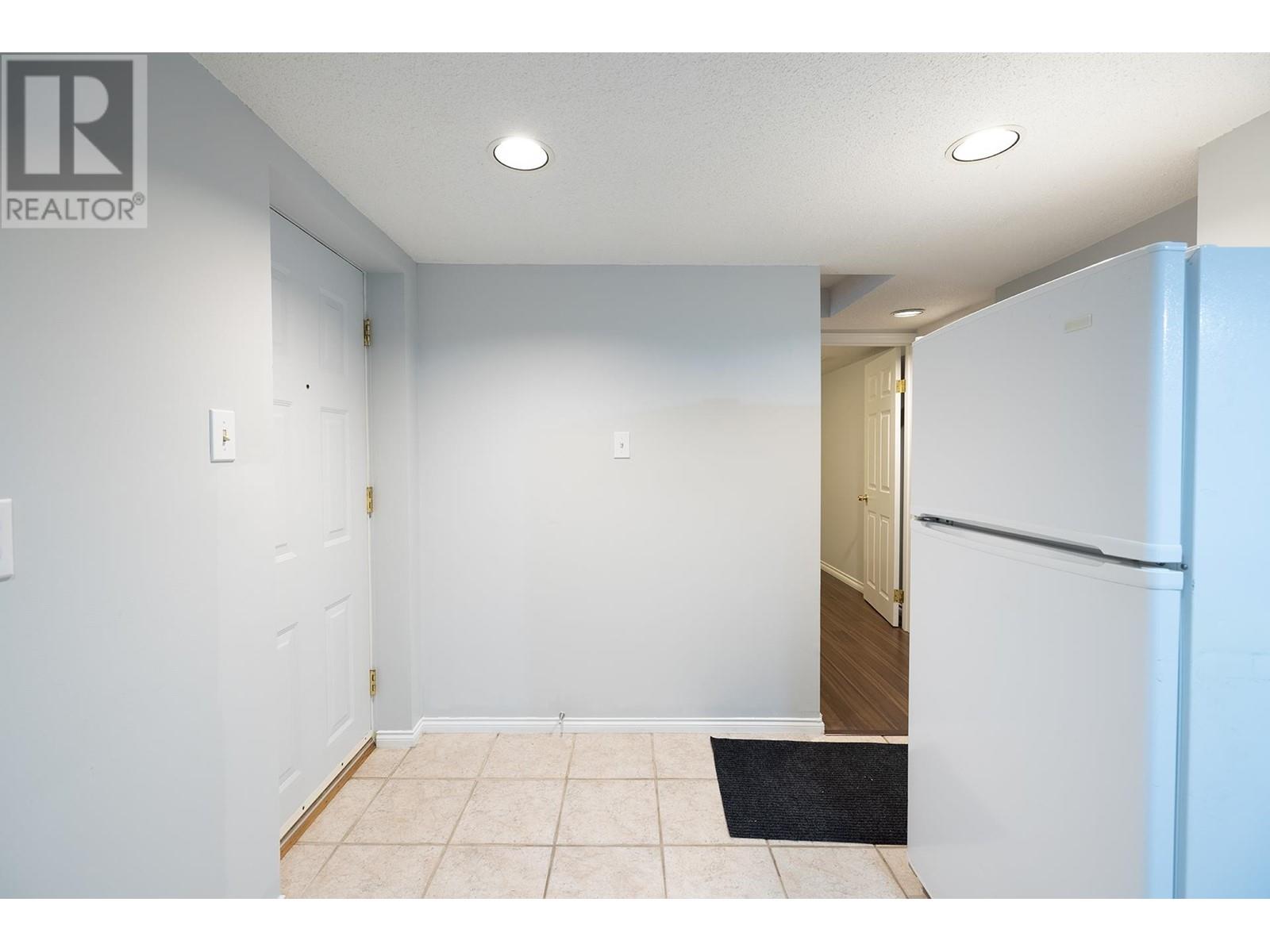 Basement 153x W 64th Avenue, Vancouver, British Columbia  V6P 2N8 - Photo 8 - R2994251