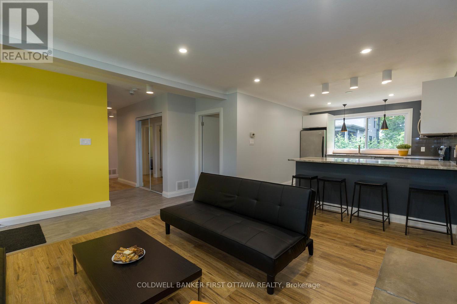 34 Westwood Drive, Ottawa, Ontario  K2G 2X1 - Photo 23 - X12100181