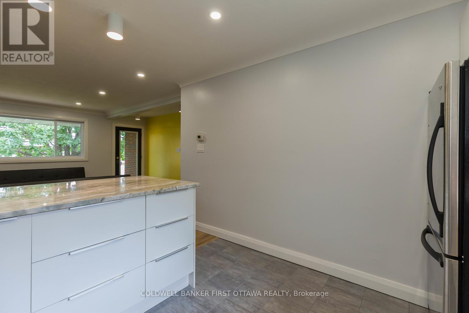 34 Westwood Drive, Ottawa, Ontario  K2G 2X1 - Photo 27 - X12100181