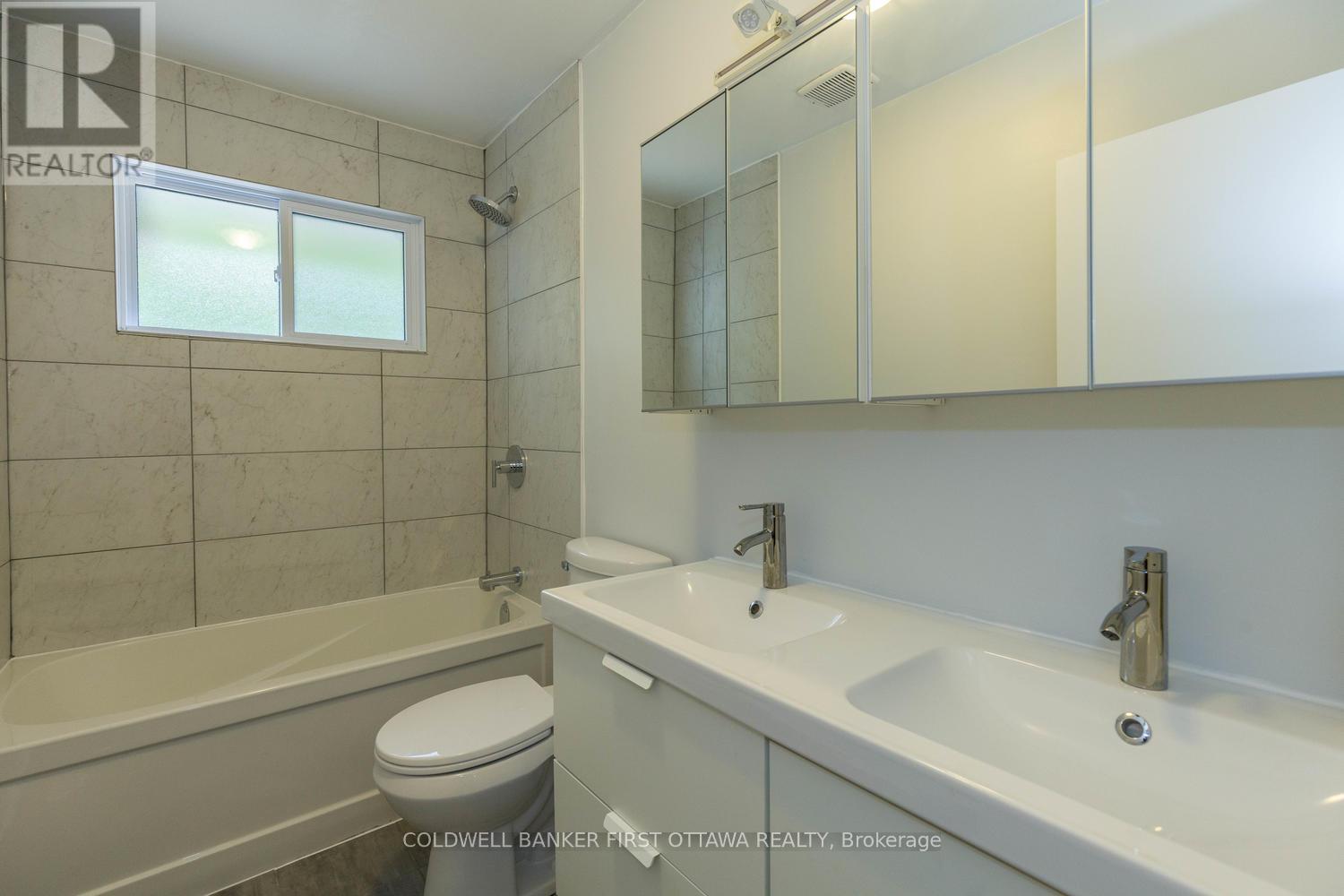 34 Westwood Drive, Ottawa, Ontario  K2G 2X1 - Photo 32 - X12100181