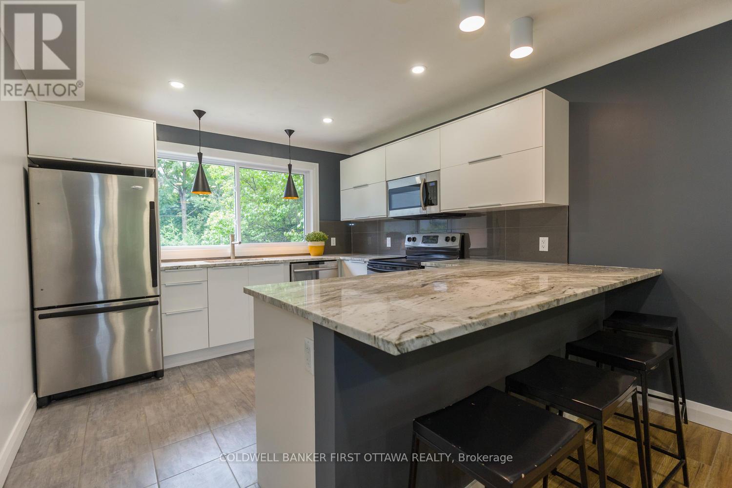 34 Westwood Drive, Ottawa, Ontario  K2G 2X1 - Photo 25 - X12100181