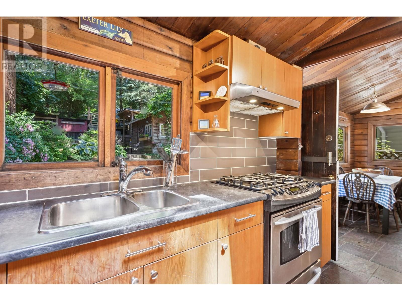 Property at 1088 CALVERHALL STREET image 5