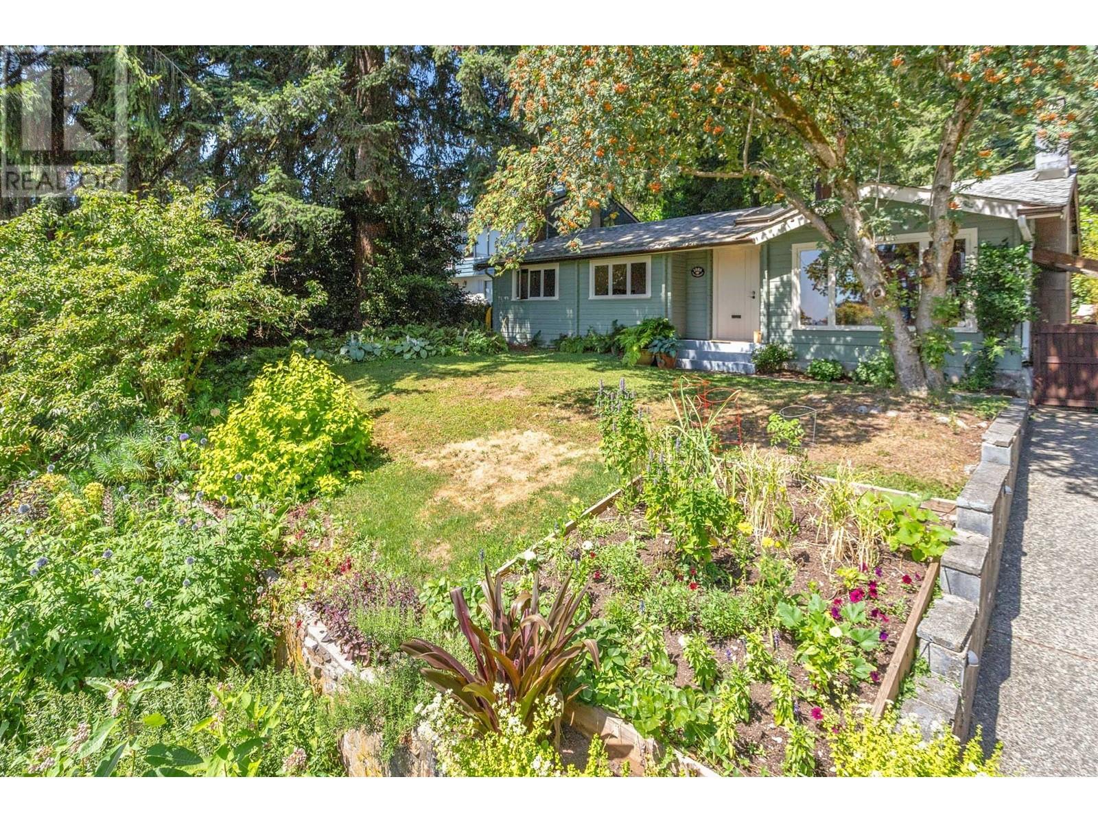 1088 Calverhall Street, North Vancouver, British Columbia  V7L 1Y3 - Photo 7 - R2990553