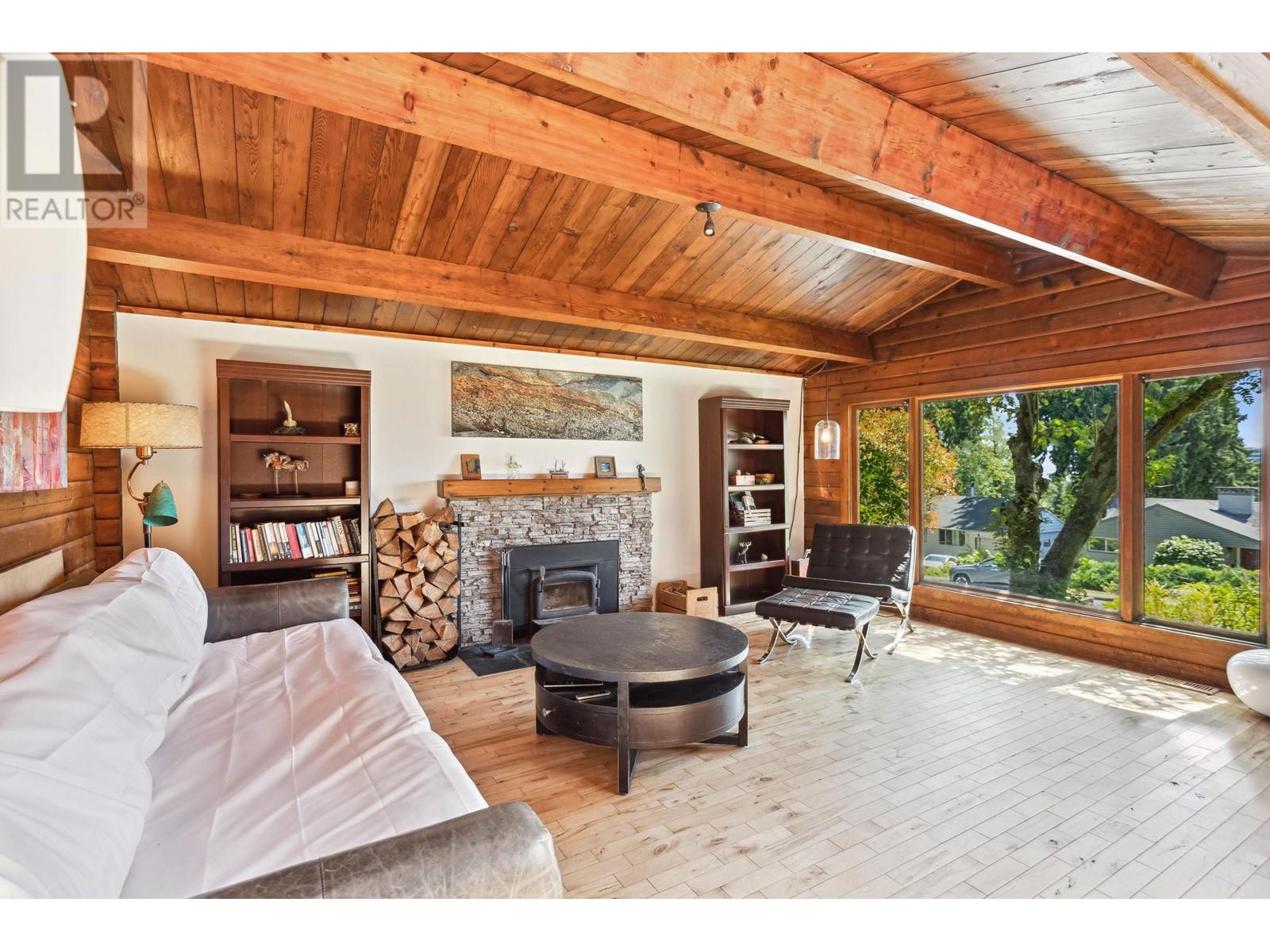 Property at 1088 CALVERHALL STREET image 1