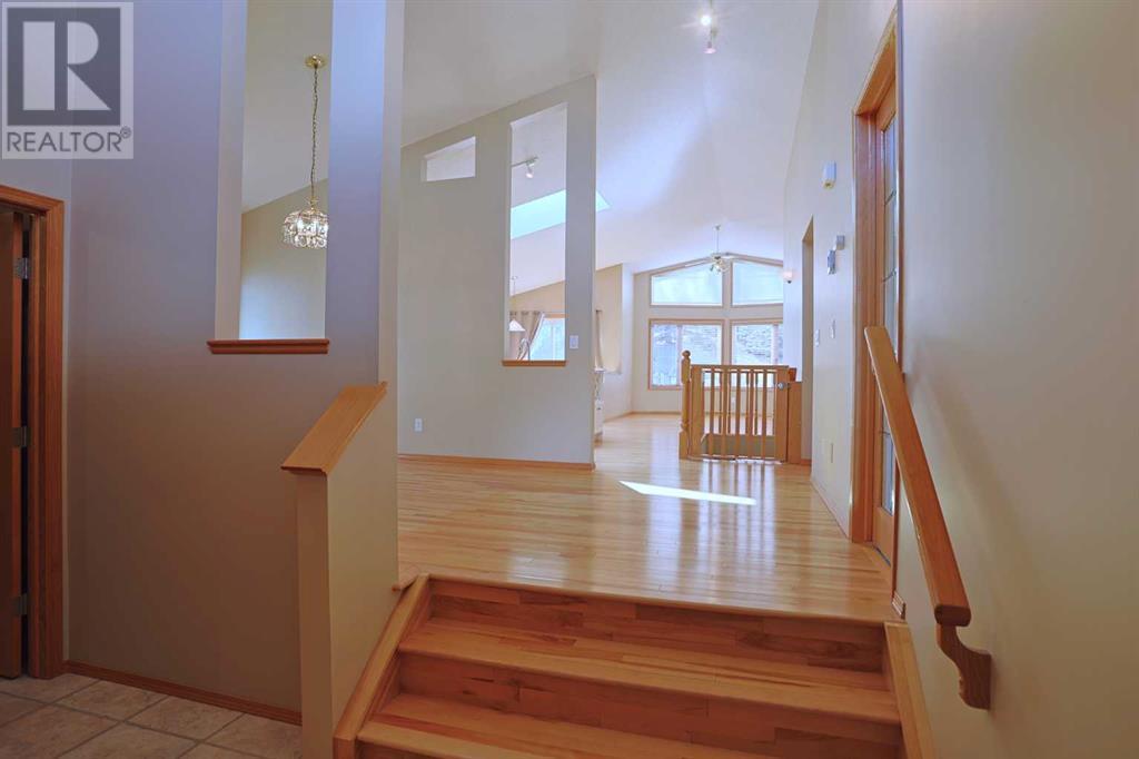 23 Hampstead Point Nw, Calgary, Alberta  T3A 6E9 - Photo 5 - A2213117