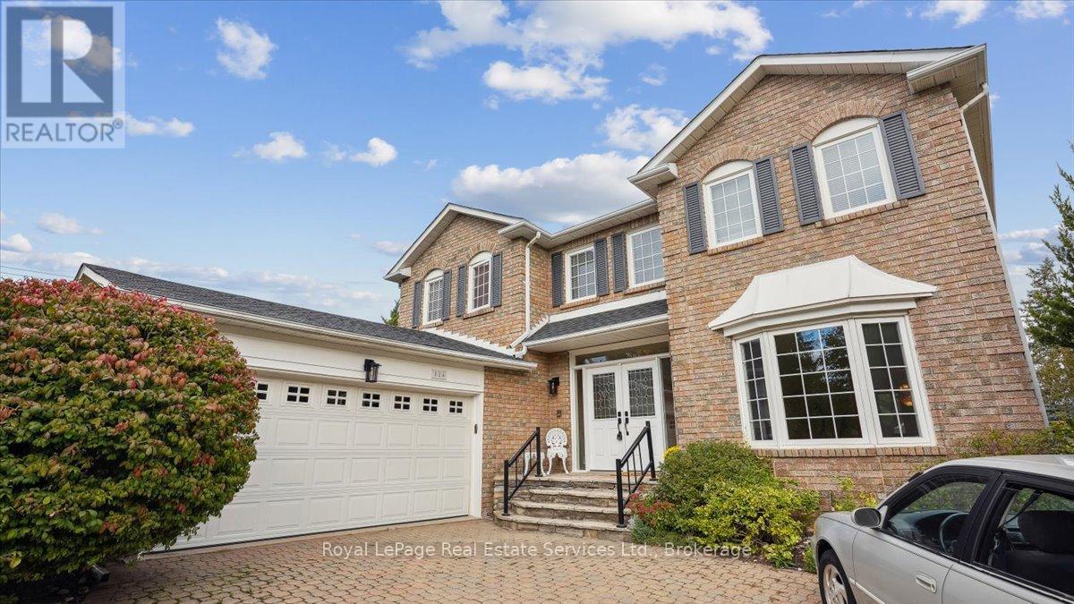 Property at 524 CHILLINGHAM CRESCENT image 3