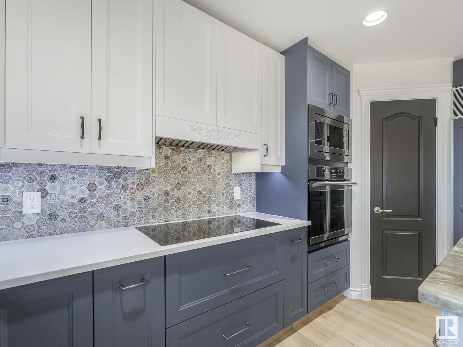 Property at 6923 162 AV NW image 5