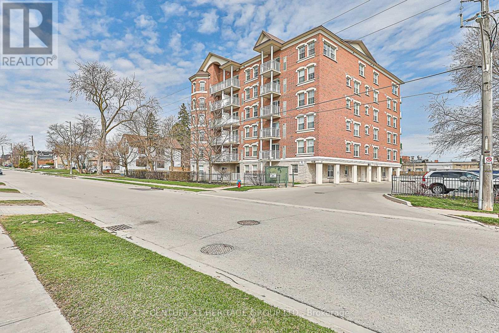Property at 403 - 35 HUNT AVENUE image 1