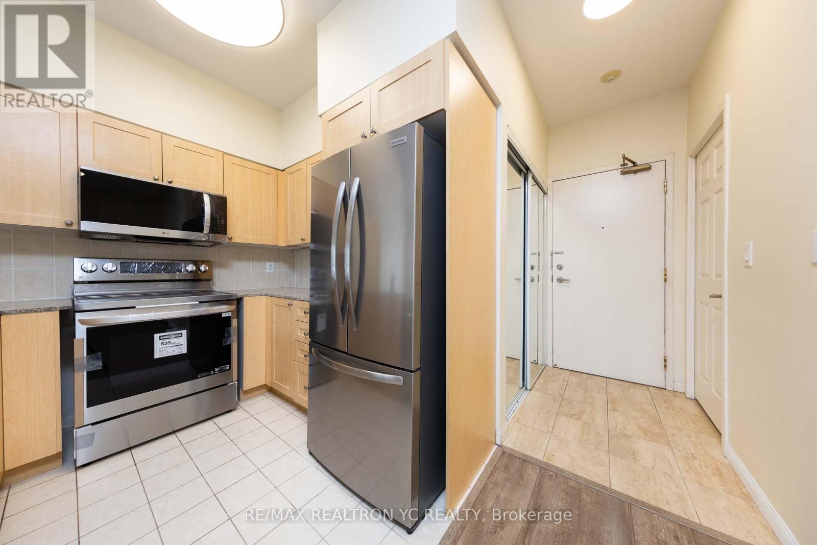 Ph16 - 5940 Yonge Street, Toronto, Ontario  M2M 4M6 - Photo 3 - C12102978