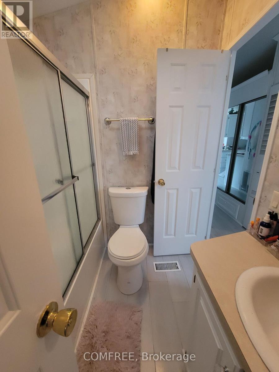 15 Huron Circle, Wasaga Beach, Ontario  L9Z 1X7 - Photo 12 - S12086436
