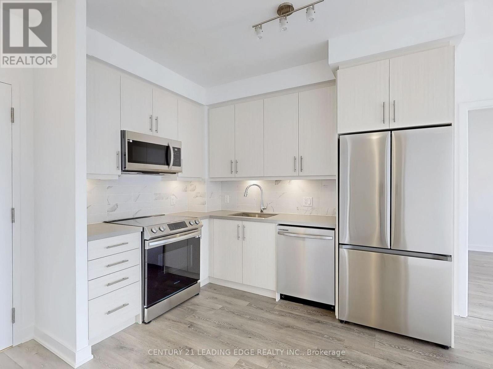 206 - 105 Oneida Crescent, Richmond Hill, Ontario  L4B 0H6 - Photo 10 - N12103042