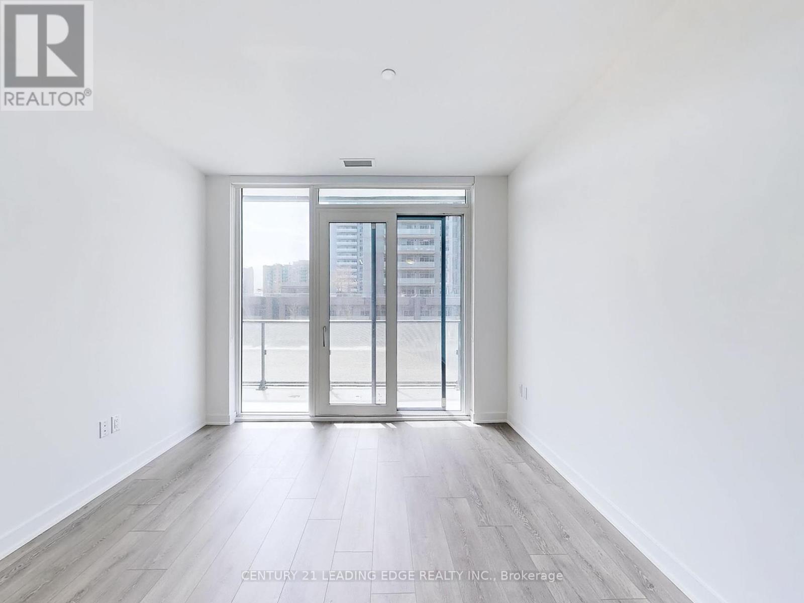 206 - 105 Oneida Crescent, Richmond Hill, Ontario  L4B 0H6 - Photo 4 - N12103042