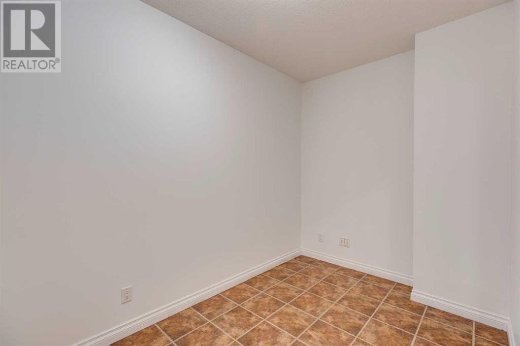 Property at 204, 8 Hemlock Crescent SW image 5